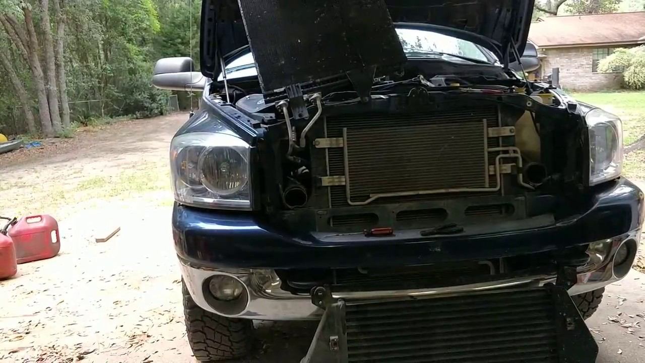How to remove the radiator on a 2007.5 6.7L Dodge Cummins смотреть онлайн