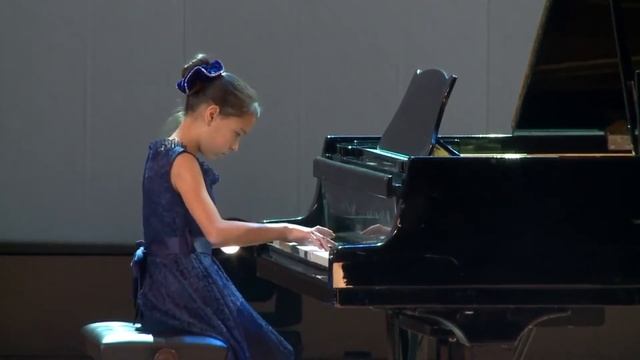 М.Глинка-М.Балакирев Жаворонок исполняет Степанова Ульяна.Видезозапись с конкурса "Салют талантов" смотреть онлайн