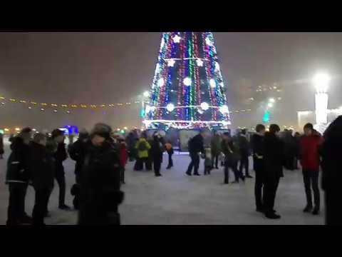 Открытие городской Ёлки на площади Строителей, г.Новополоцк, 2017г. смотреть онлайн