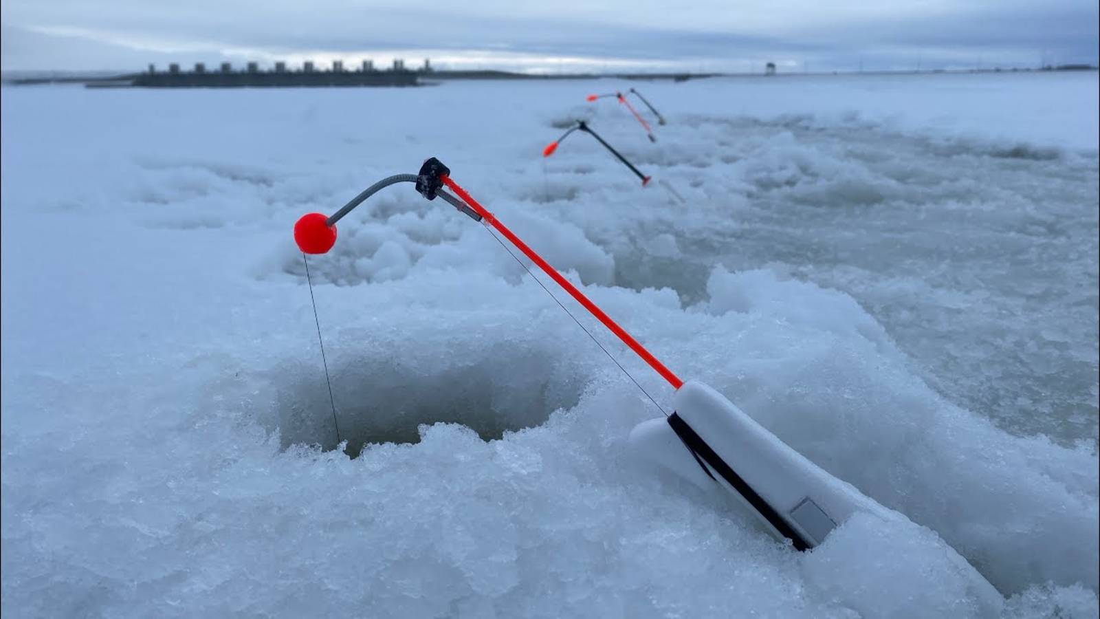 Зимняя рыбалка на корюшку | Ловля корюшки на Финском заливе | Февраль 2022 смотреть онлайн