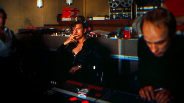 Дэвид Боуи: Moonage Daydream (документальный фильм, 2022)