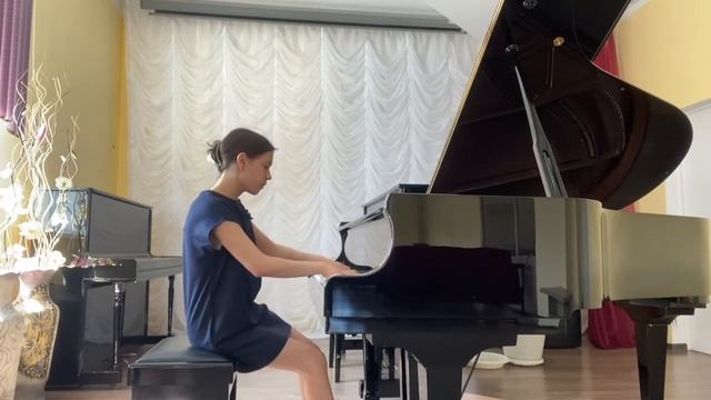 Дебюсси К. Лунный свет из Бергамосской сюиты Исполняет Ульяна Степанова смотреть онлайн