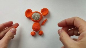 Брелок Чебурашка крючком.