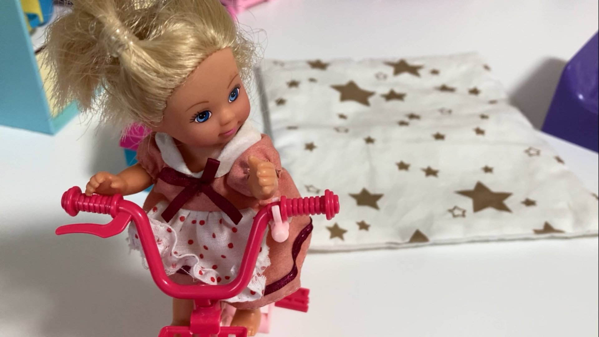 К НАМ ЗАХОДИЛ БЕГЕМОТ? Веселая семейка Штеффи! ЕВИ и ТИМ! Смешные мультики с куклами Барби!