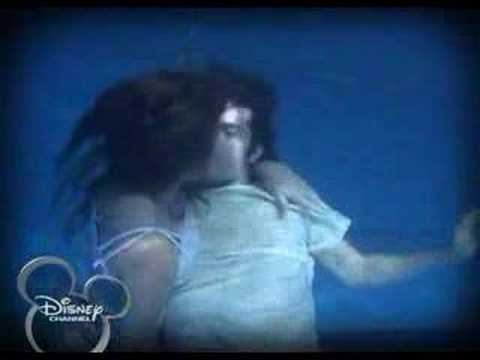 Flor-icienta - Max salva a Flor en la piscina смотреть онлайн