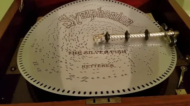 Imperial Symphonion 13.5" music box plays "The Silver Fish" смотреть онлайн