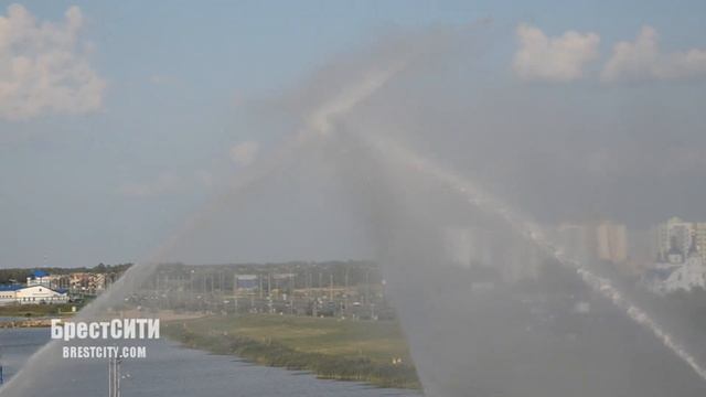 Водная феерия на Гребном от МЧС. Брест 19.07.2018 смотреть онлайн
