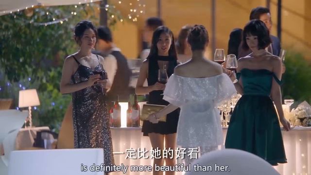 心机女破坏礼服想让女主难堪，怎料她简单改造一下礼服成为全场焦点 🥰 中国电视剧 смотреть онлайн