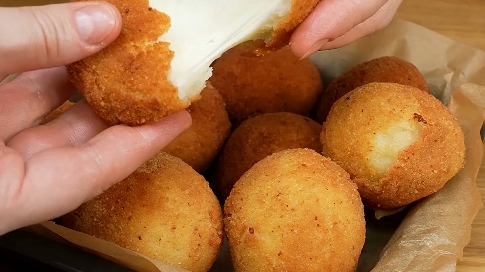 Хрустящие картофельные шарики смотреть онлайн