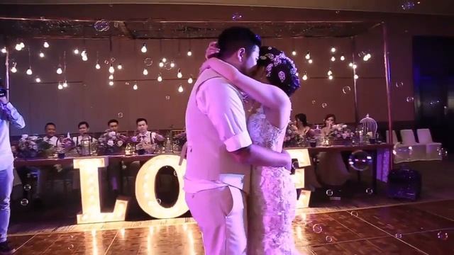 Live at Christian & Amanda's wedding - First Dance смотреть онлайн