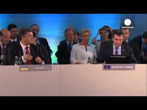 Судьба перемирия на востоке Украины решается в Минске смотреть онлайн