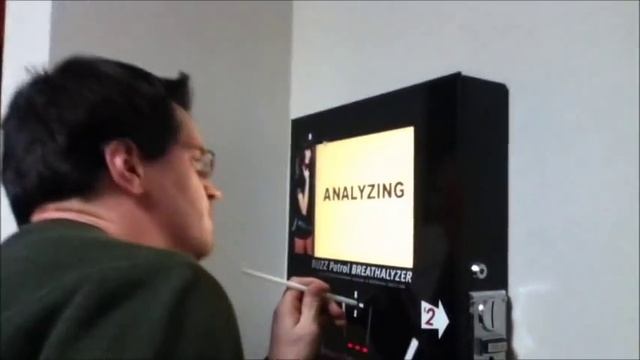 Drunk Guy Fails Breathalizer Test 0.40% BAC смотреть онлайн