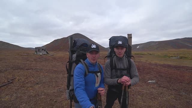 Хариус и голец озера Коолень , Чукотка . Заброска , пешка , травма колена , начало рыбалки . Дикие . смотреть онлайн