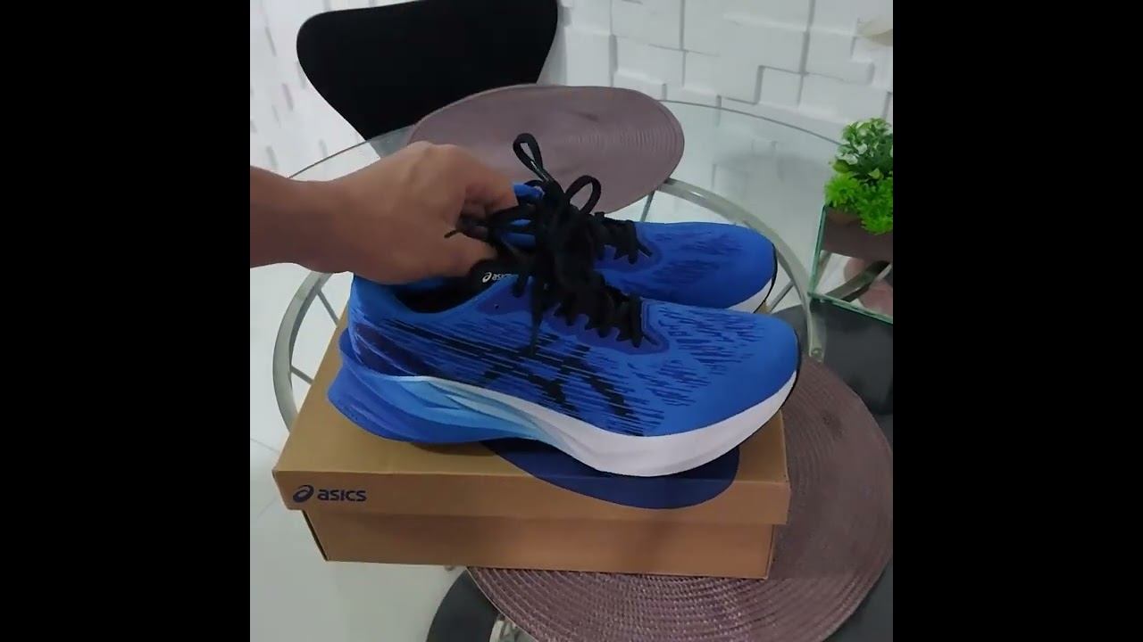 Asics Novablast 3 смотреть онлайн
