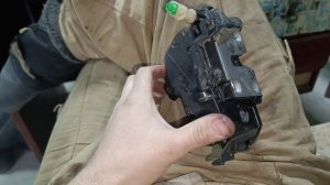 Ремонт Замка водительской двери на Лада Xray, Renault Fluence  и Kaptur.