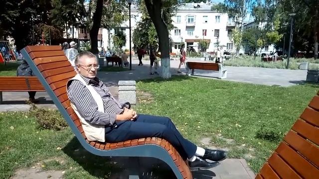 i Необычная скамейка в парке города Житомир Unusual bench in the park of the city of Zhytomyr 20190 смотреть онлайн