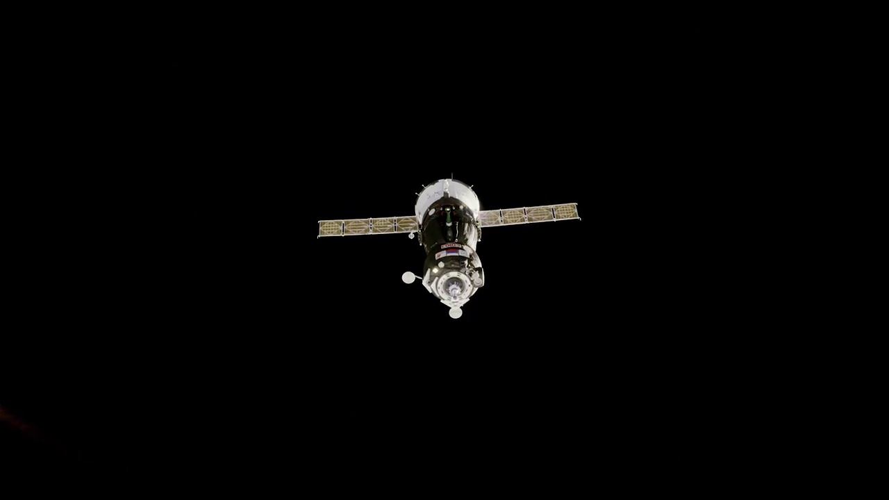 'Home' - 4K Views from Space смотреть онлайн