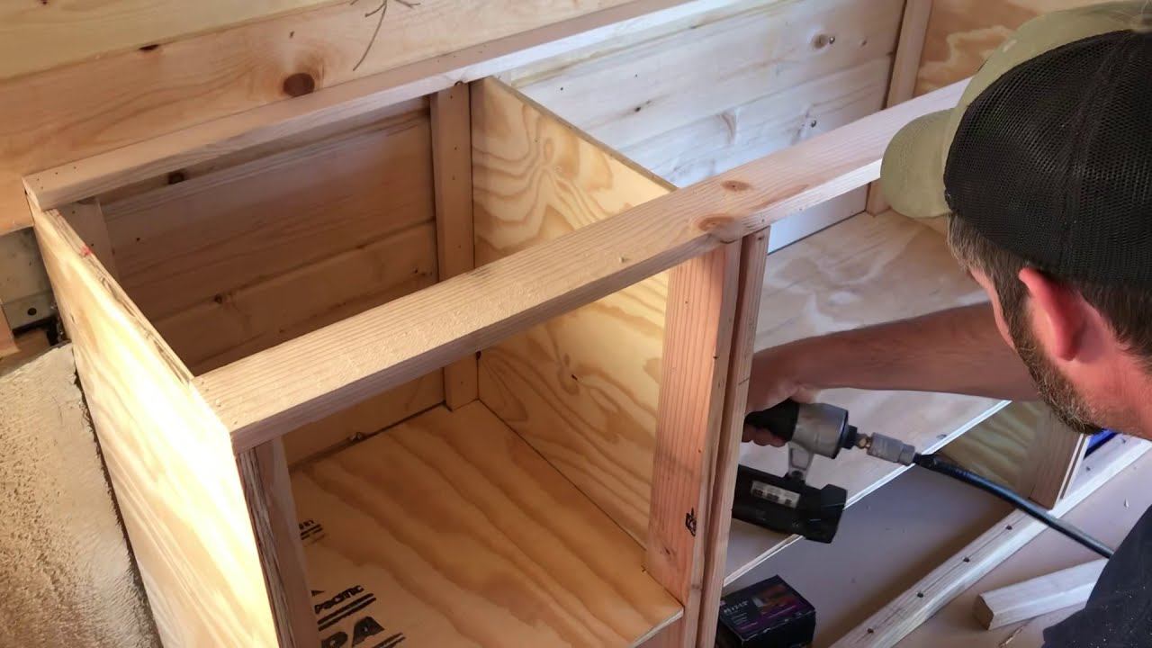 Solo female van build / light weight cabinets смотреть онлайн