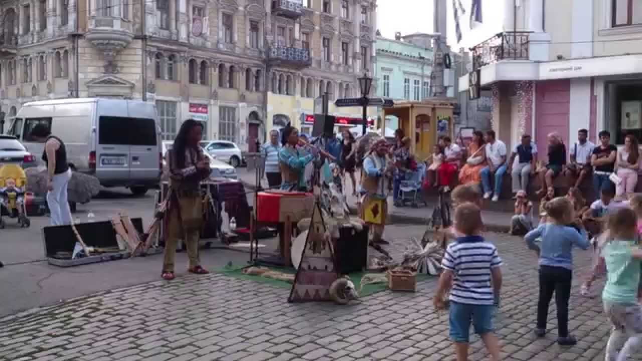 Индейцы в Одессе (9) / Indios en Odessa / Indians in Odessa, ukraine / дети танцуют смотреть онлайн