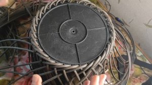 Красивое дно у кашпо из ротанга при установки стоек двойной осьминожкой #ротанг #плетениекашпо