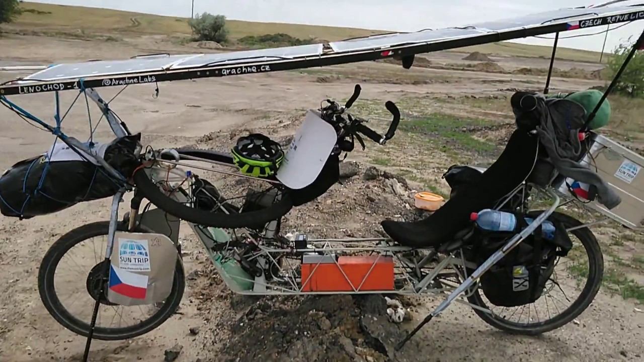 Charging solar bikes on the road from Taksala to Uralsk смотреть онлайн