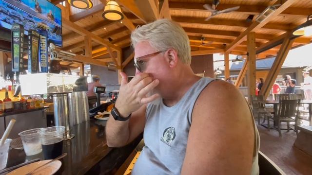 Geyser Point Bar & Grill at Disney's Wilderness Lodge смотреть онлайн