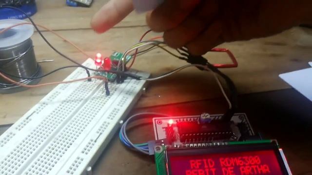 TUTORIAL MENGHIDUPKAN DAN MEMATIKAN 2 BUAh LED DENGAN RFID RDM6300 смотреть онлайн