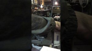 Снять-поставить ленту на гриндер просто и удобно