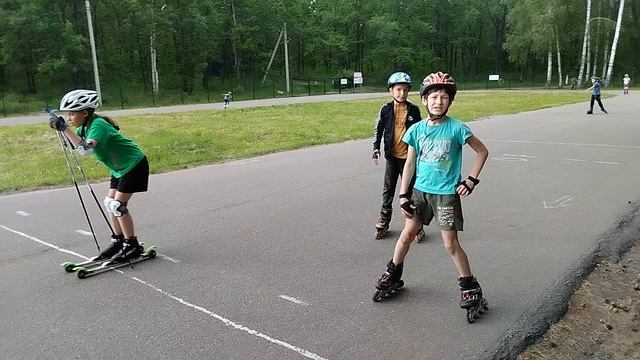 7.06.2023 Тренируется на роликах смотреть онлайн