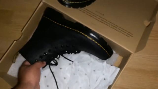 Dr. Martens leather combs black смотреть онлайн