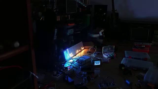 Baza ESP32 + WS2812 Led Panel + FFT Example смотреть онлайн