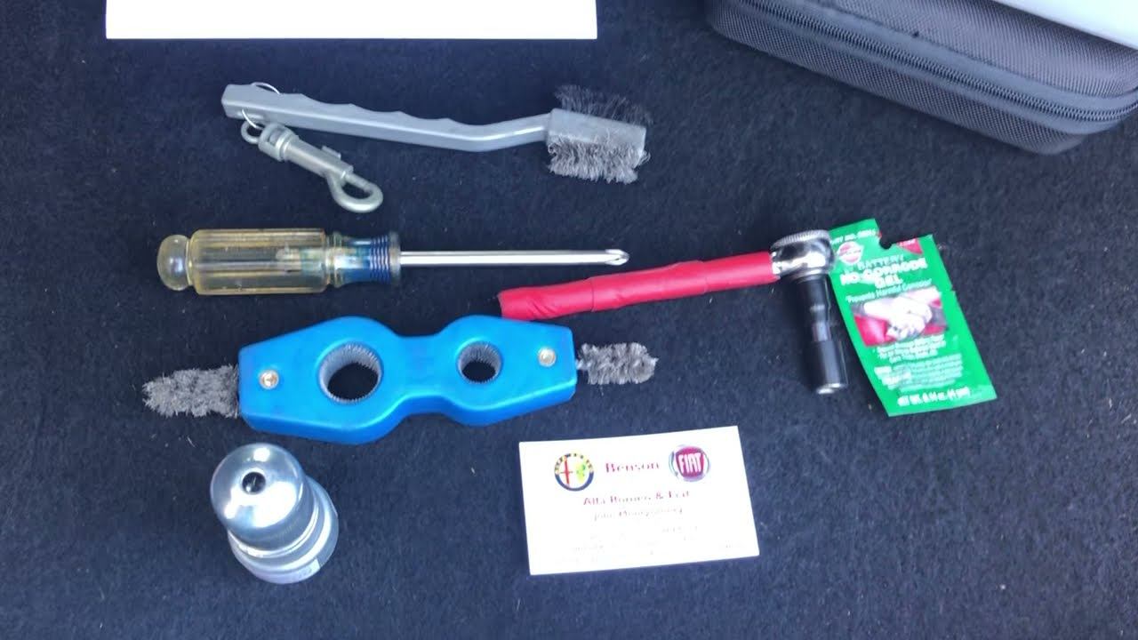 Alfa Romeo Giulia Quadrafolio battery post service. Clear codes now! смотреть онлайн