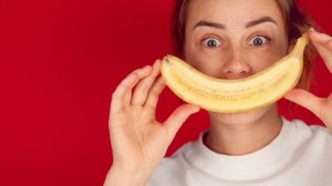 Как ХРАНИТЬ бананы,чтобы не ЧЕРНЕЛИ и были ТВЁРДЫМИ? Запомните эту ХИТРОСТЬ!