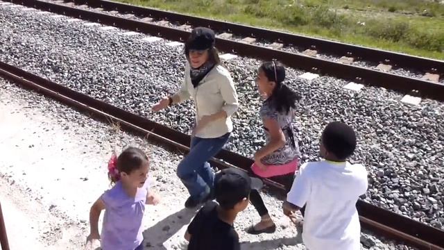 Choo Choo Train song for kids смотреть онлайн