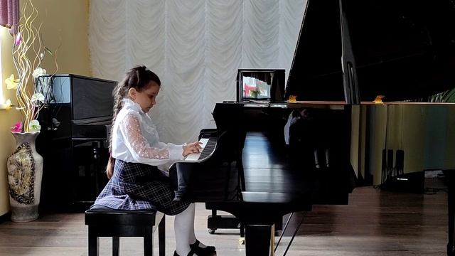 Хайруллина Арина, 7 лет. К.Черни - Г.Гермер. этюд № 15 смотреть онлайн