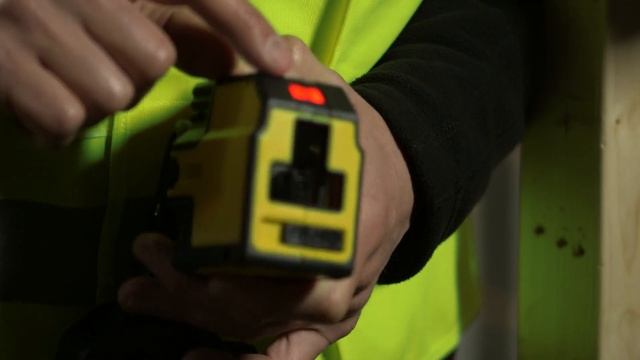 Stanley Self Levelling Cross Line & 90° Laser Level | Screwfix смотреть онлайн