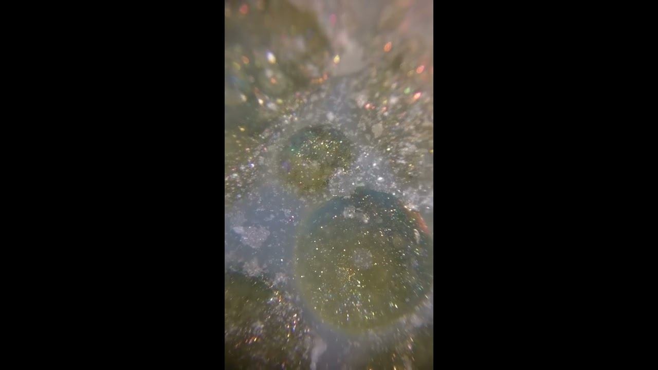 liquid and pigment mix in macro смотреть онлайн
