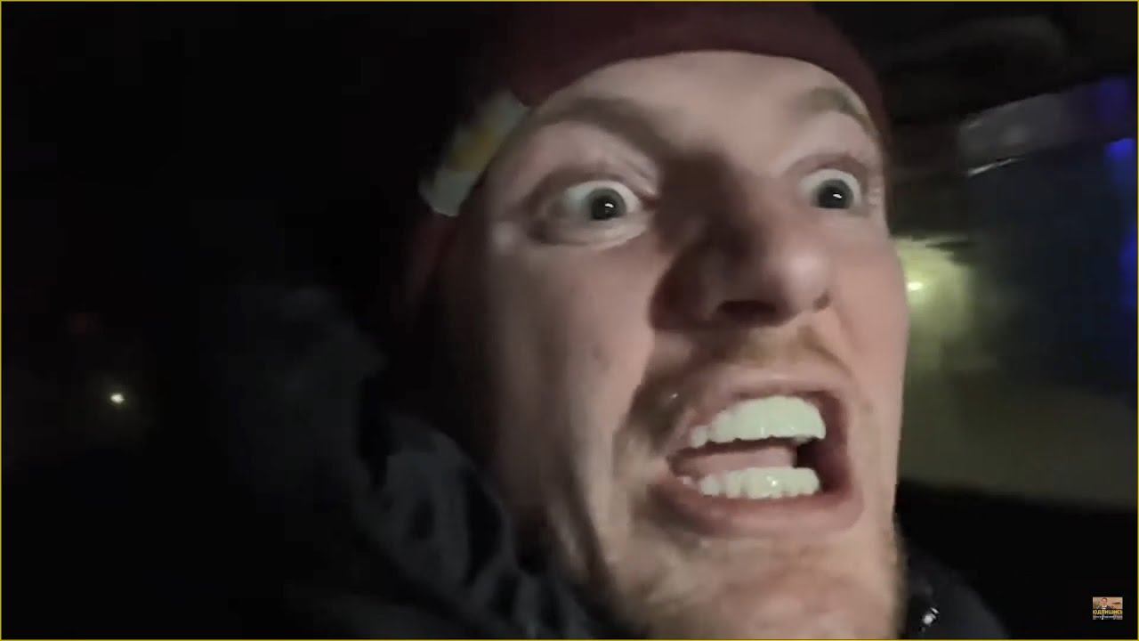 СЕРГЕЙ СИМОНОВ =КИРЮХУ ПОНЕСЛО=