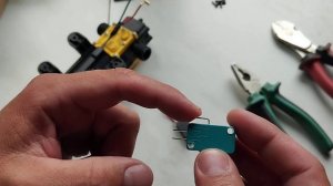 Колхозный ремонт мембранного насоса высокого давления.