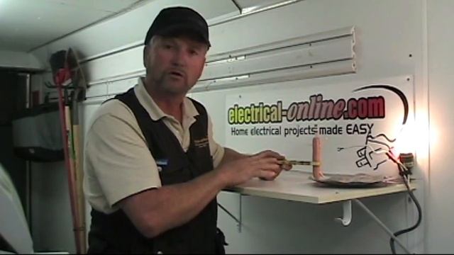 Mr Weiner Tests a GFCI (Ground Fault Circuit Interrupter) смотреть онлайн