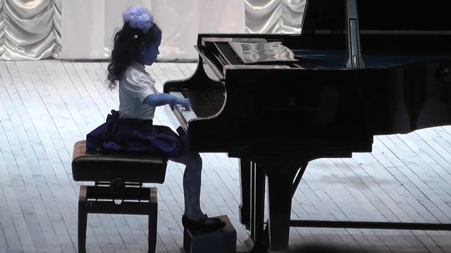 Ё Накада Быстрое движение. Исполняет Степанова Ульяна, запись 2011 года Нижеродская филармония смотреть онлайн