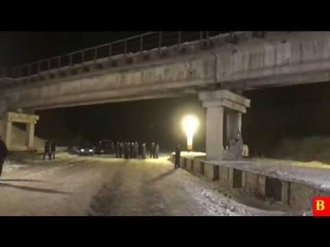 Партизаны Донбасса подорвали мост в Донецке смотреть онлайн