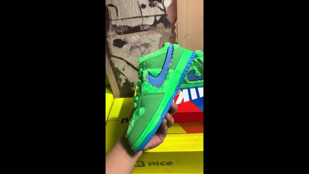 Nike SB Dunk Low Grateful Dead Bears Green смотреть онлайн