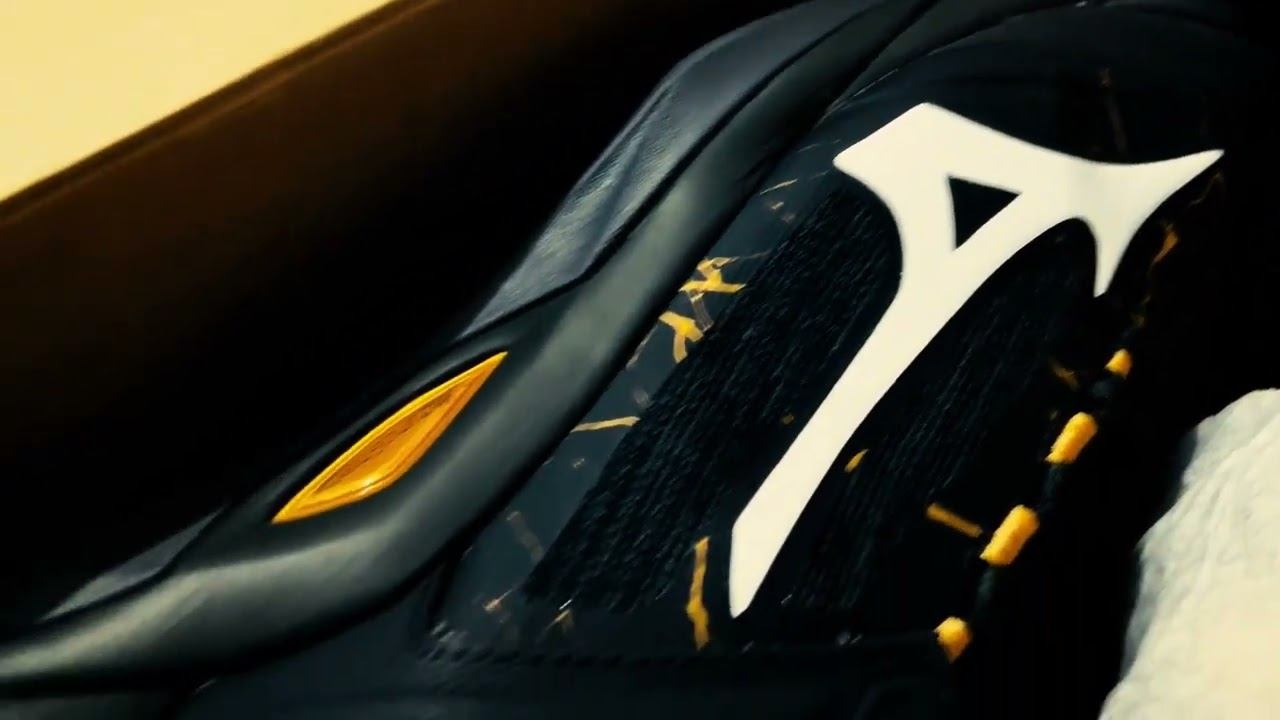 Mizuno Wave Momentum 2 Kintsugi
