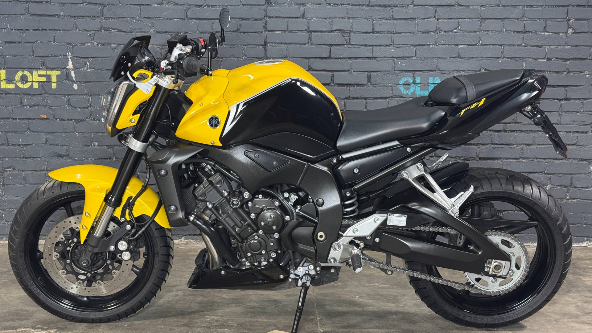 Yamaha FZ1 смотреть онлайн