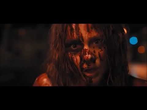 2013 Carrie's murderous prom scene, but it's only Chloë Grace Moretz and techno music. смотреть онлайн