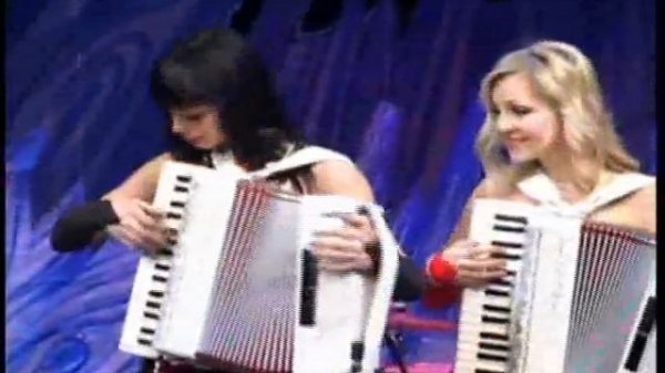 Brides three sexy girls play instrumental music группа Невесты цветочки