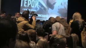 CASTING LIVE TV (с) - Дима Билан, автографсессия, премьера фильма "Герой", Санкт-Петербург