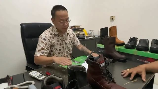 Sol Sepatu Safety berKualitas Nitrile rubber atau sol Polyurethane смотреть онлайн