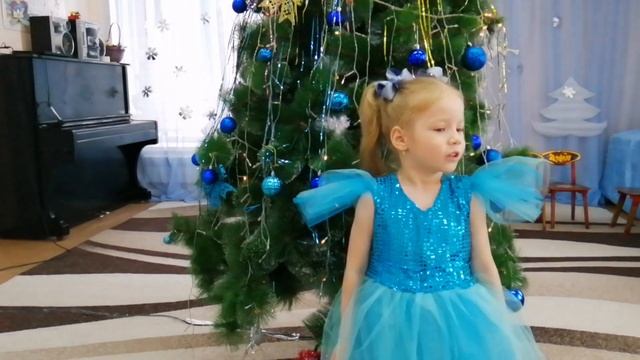 "Новогодняя звезда". Габидуллина Камилла (3 года), Мамадышский район, с. Красная Горка смотреть онлайн